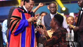 Pastor Chris Oyakhilome LIMA